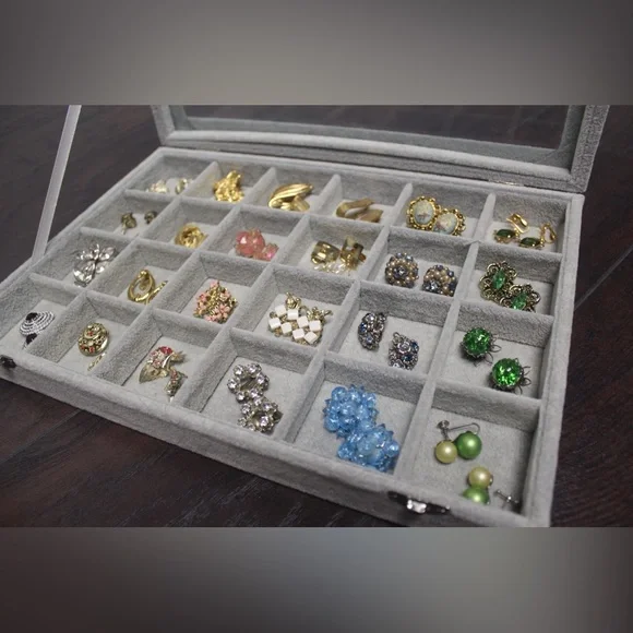 Vintage Jewelry Set - Picture 6 of 11